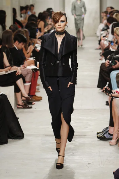 Look 13
